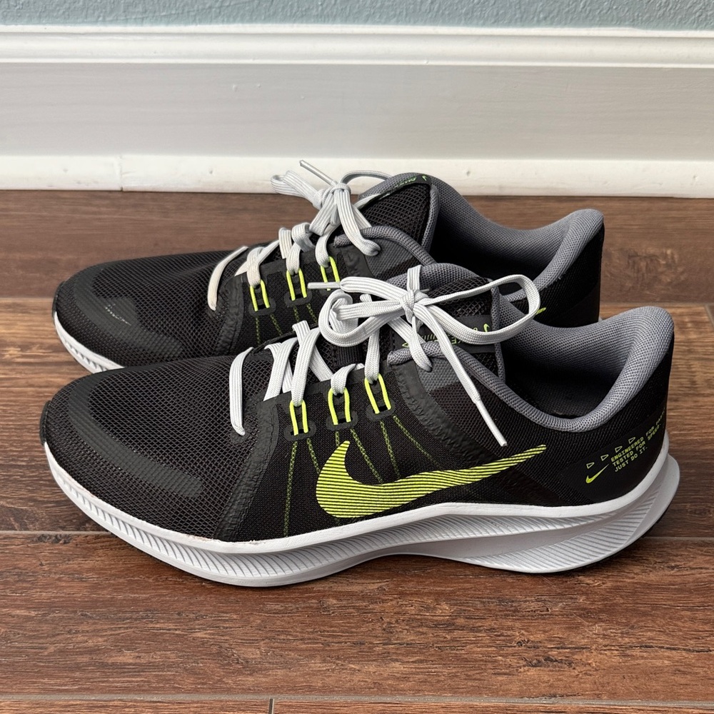 Nike Quest 4 Mens Black & Green Running Shoes Sneakers US 8 EU 41
